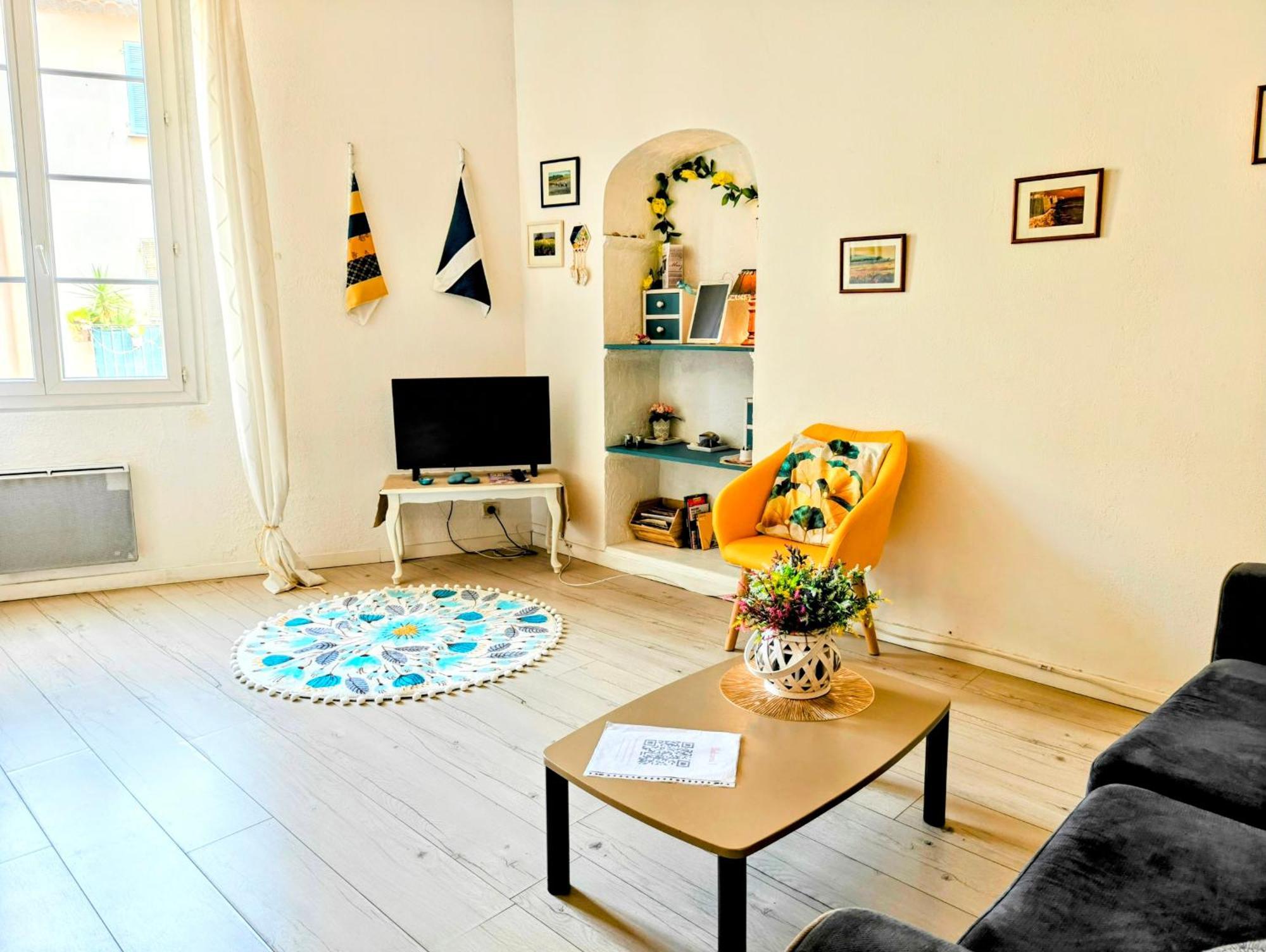 St Joseph - Great Holiday Flat - Old Town For 4 Niza Exterior foto